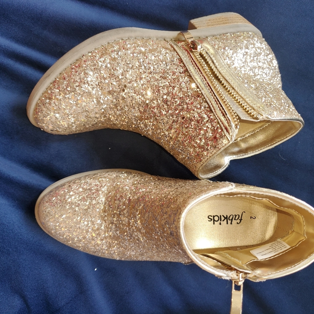 Girls gold glitter ankle bootie size 2Y